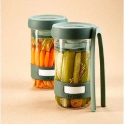 Lekue Einlege-Set Kit Pickles 3-tlg. -Alessi-Shop Kit Pickles 2er Set 2 Glaeser Zange 6 600x600 ID323167 f59fbcd96dc8718a210192c3d87483b0