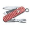 Victorinox Taschenmesser 6 Cm Classic Precious Alox Gentle Rose -Alessi-Shop Taschenmesser Classic Precious Alox Gentle Rose 1 600x600 ID337905 f3c723edc548f4485eb8e6f808d89eb3